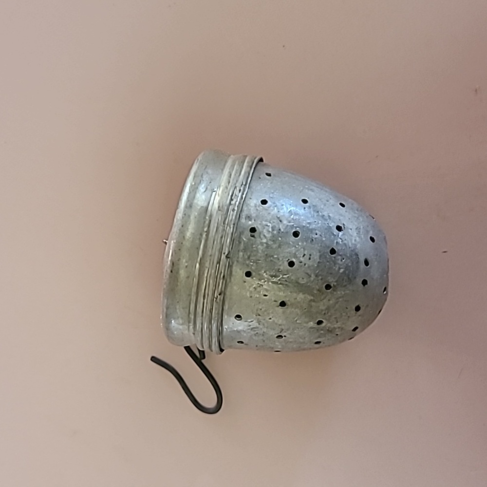 Vintage loose tea Aluminum Acorn